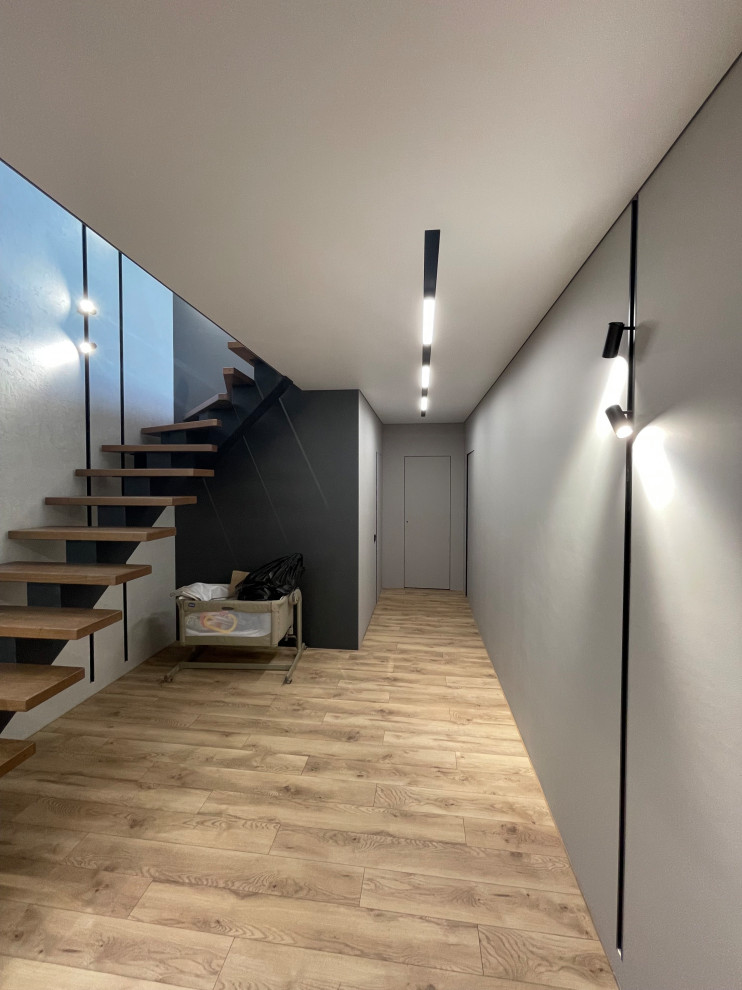 Теневые потолки и линейное освещение в ЖК Европейский берег