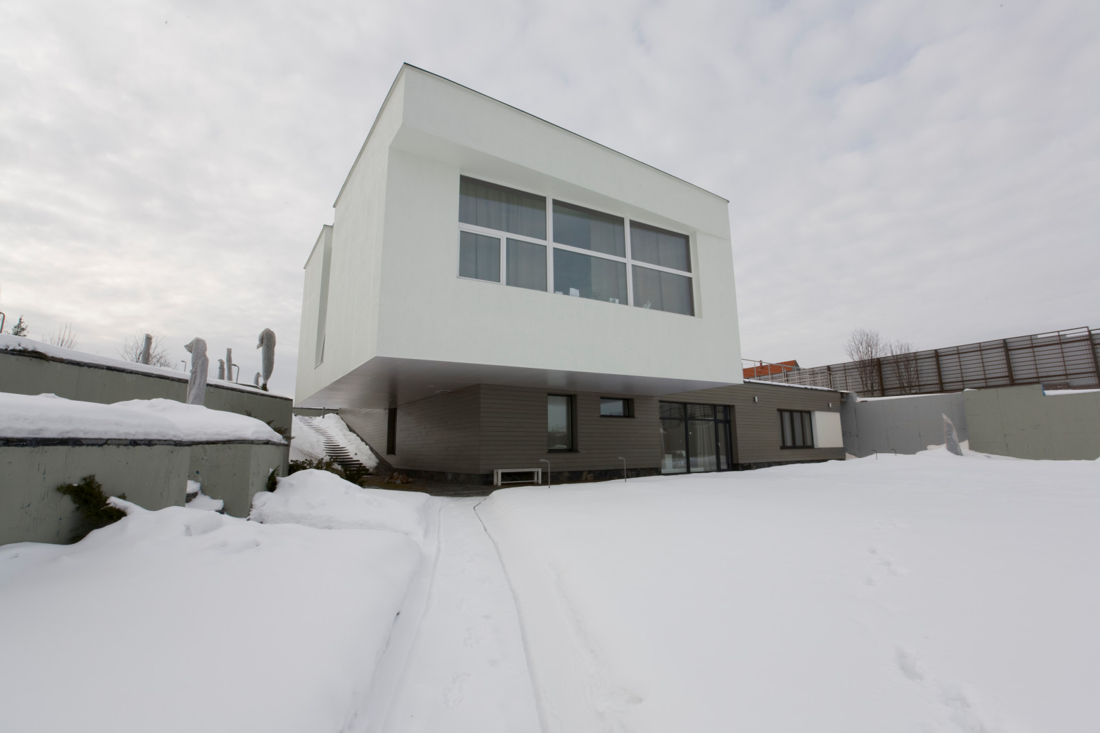 ДОМ В ХОЛМЕ, 450 кв.м.