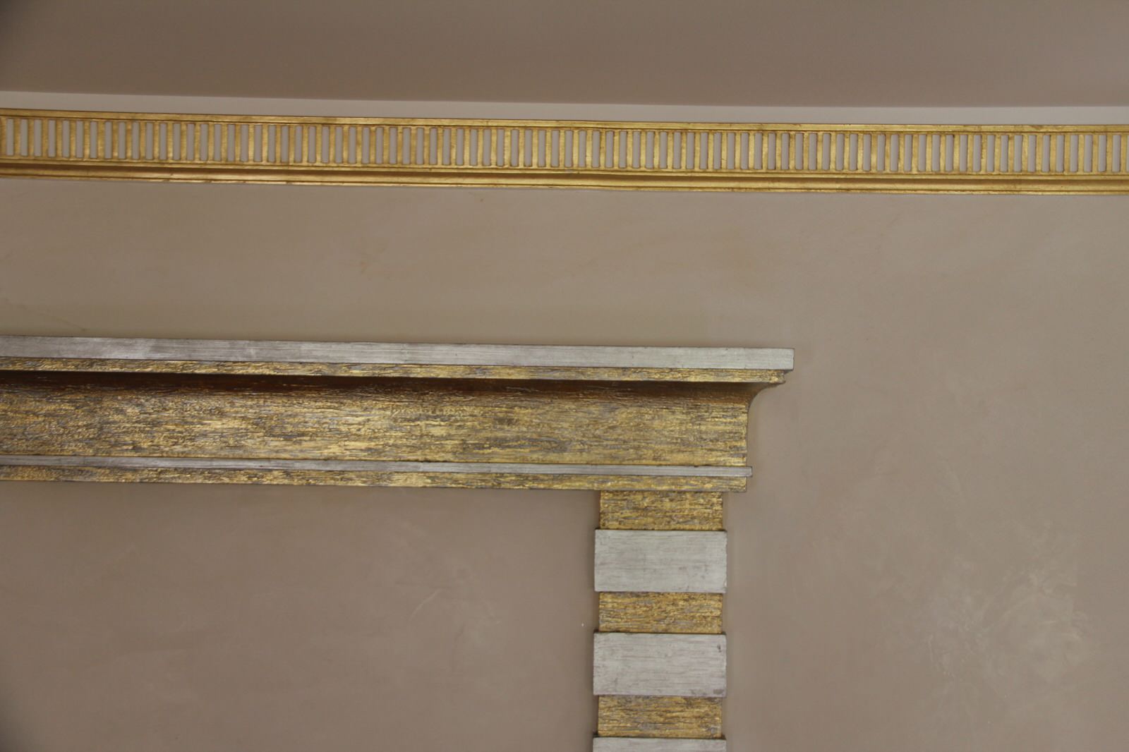 Позолота лепного декора