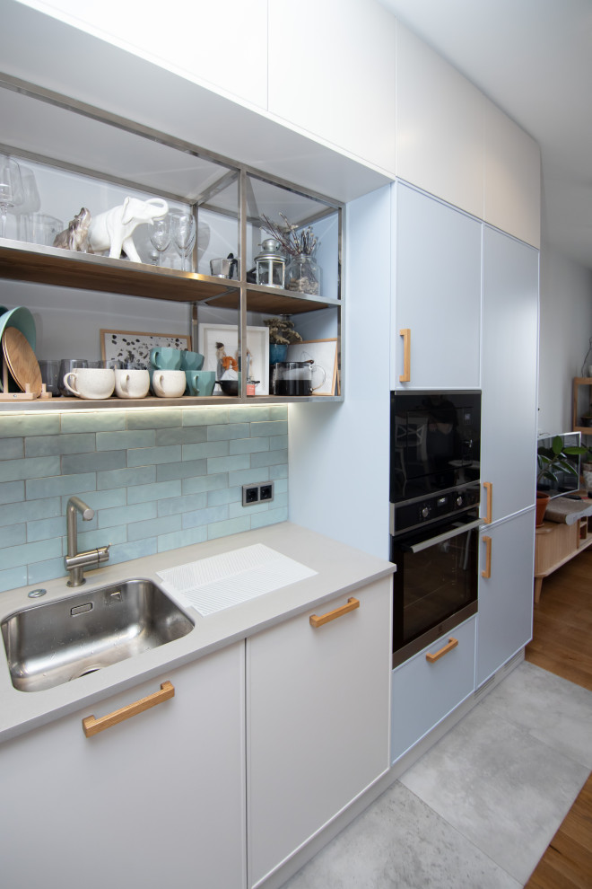 Светлая кухня в неоклассическом стиле