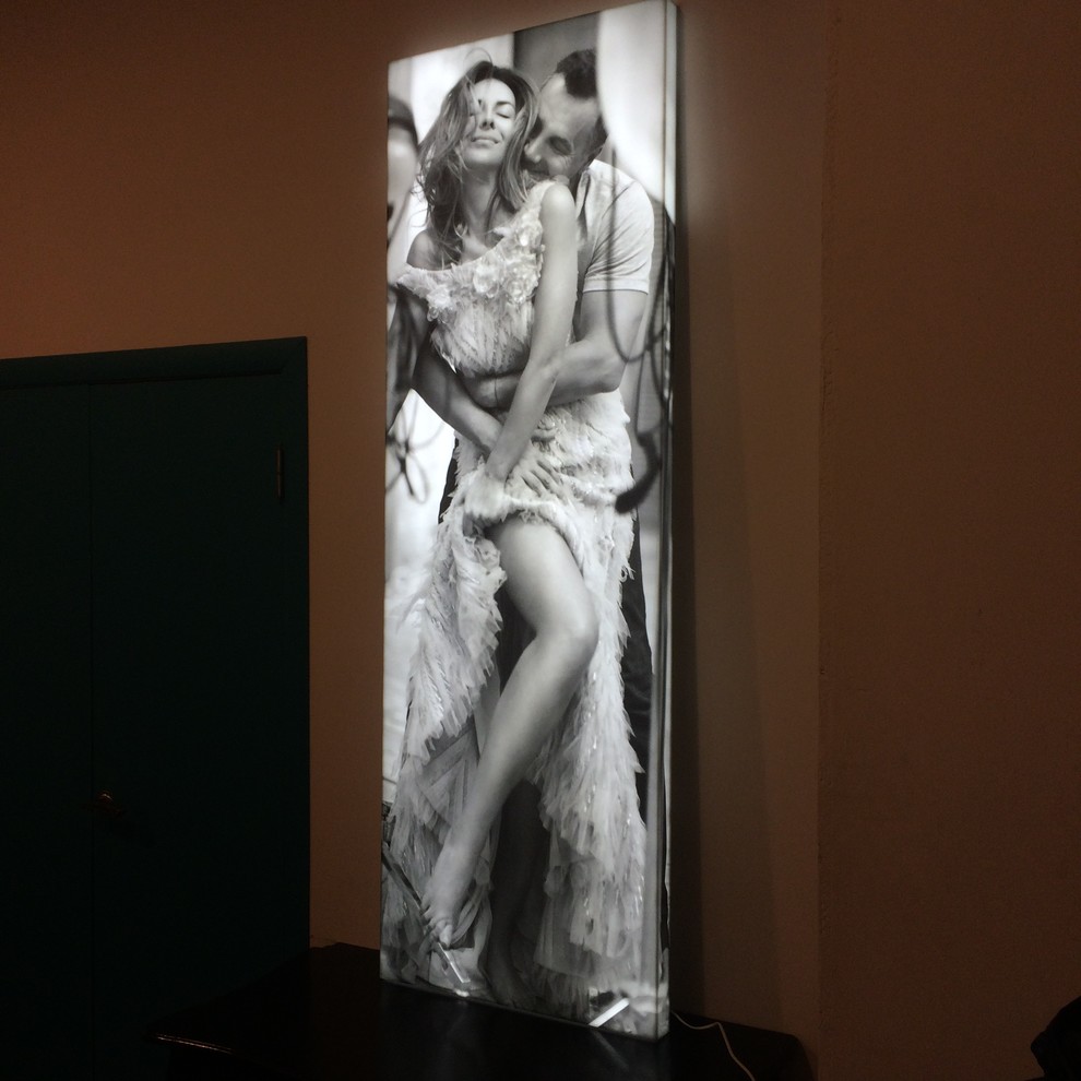 Светильники с фото в гостинную