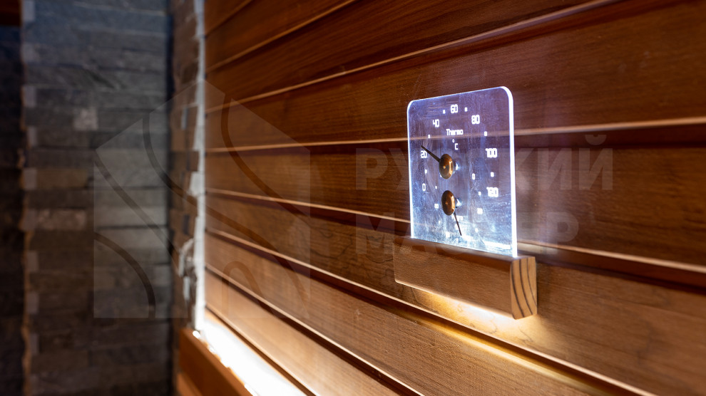 Баня по индивидуальному проекту: фигурные 3D-полки и отделка из термодревесины