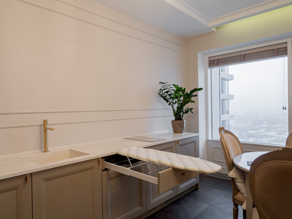 Меблировка квартиры: необычная кухня и гардеробная