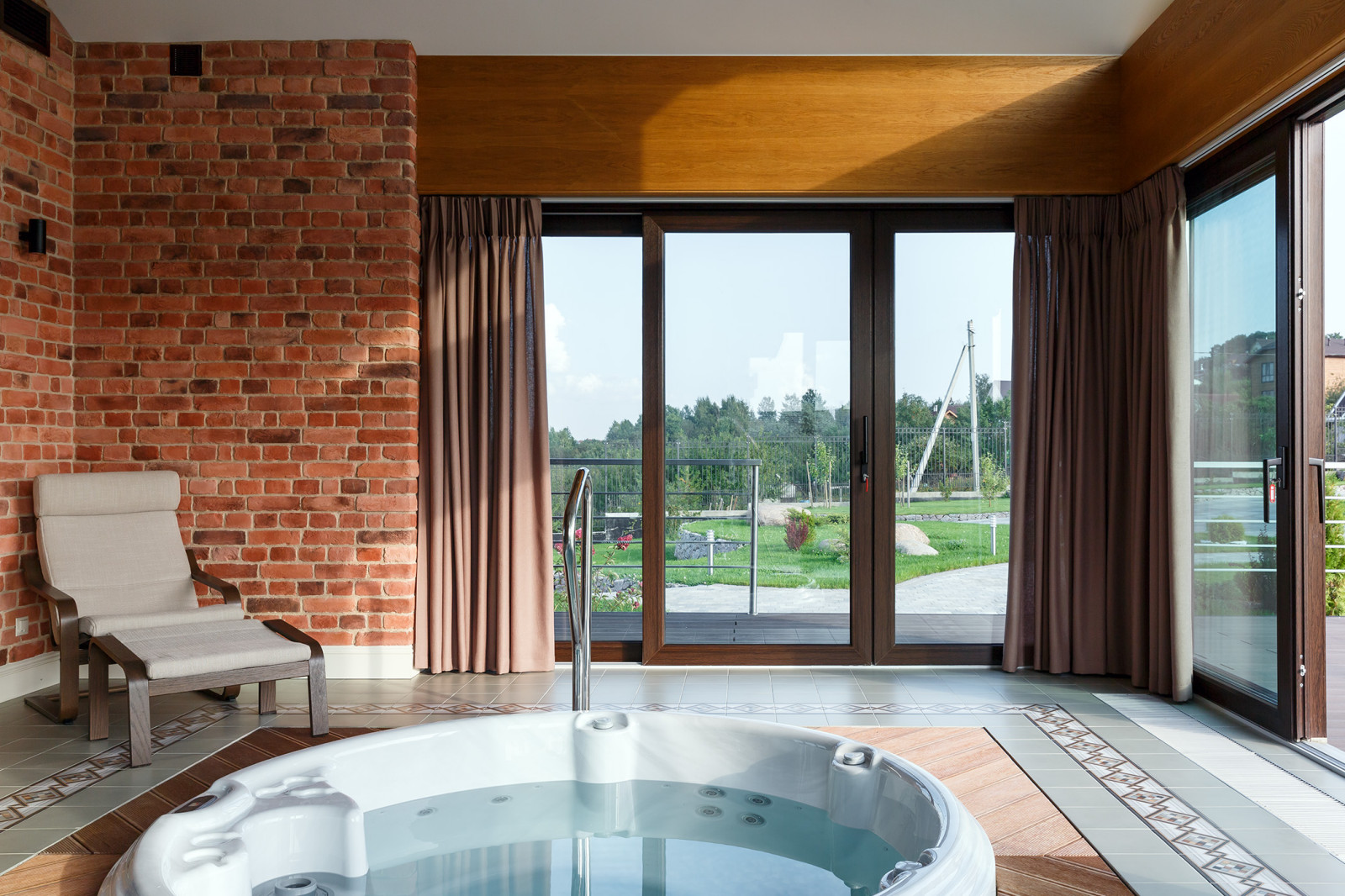 Дом на склоне