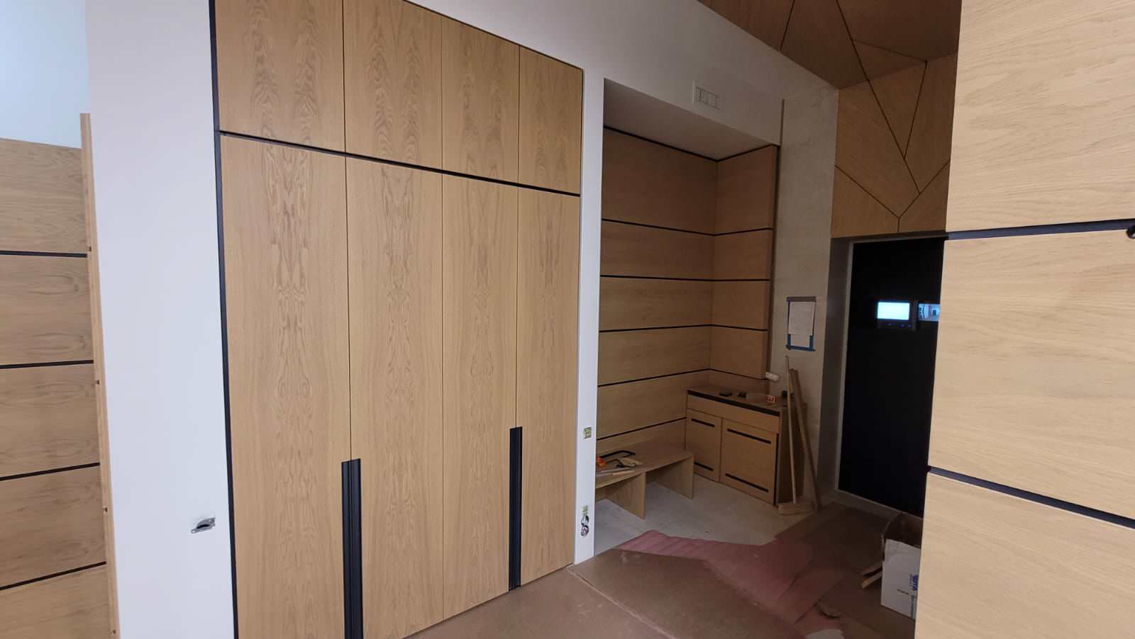 Обложка проекта: Панели и мебель. Отделка квартиры на Тореза.