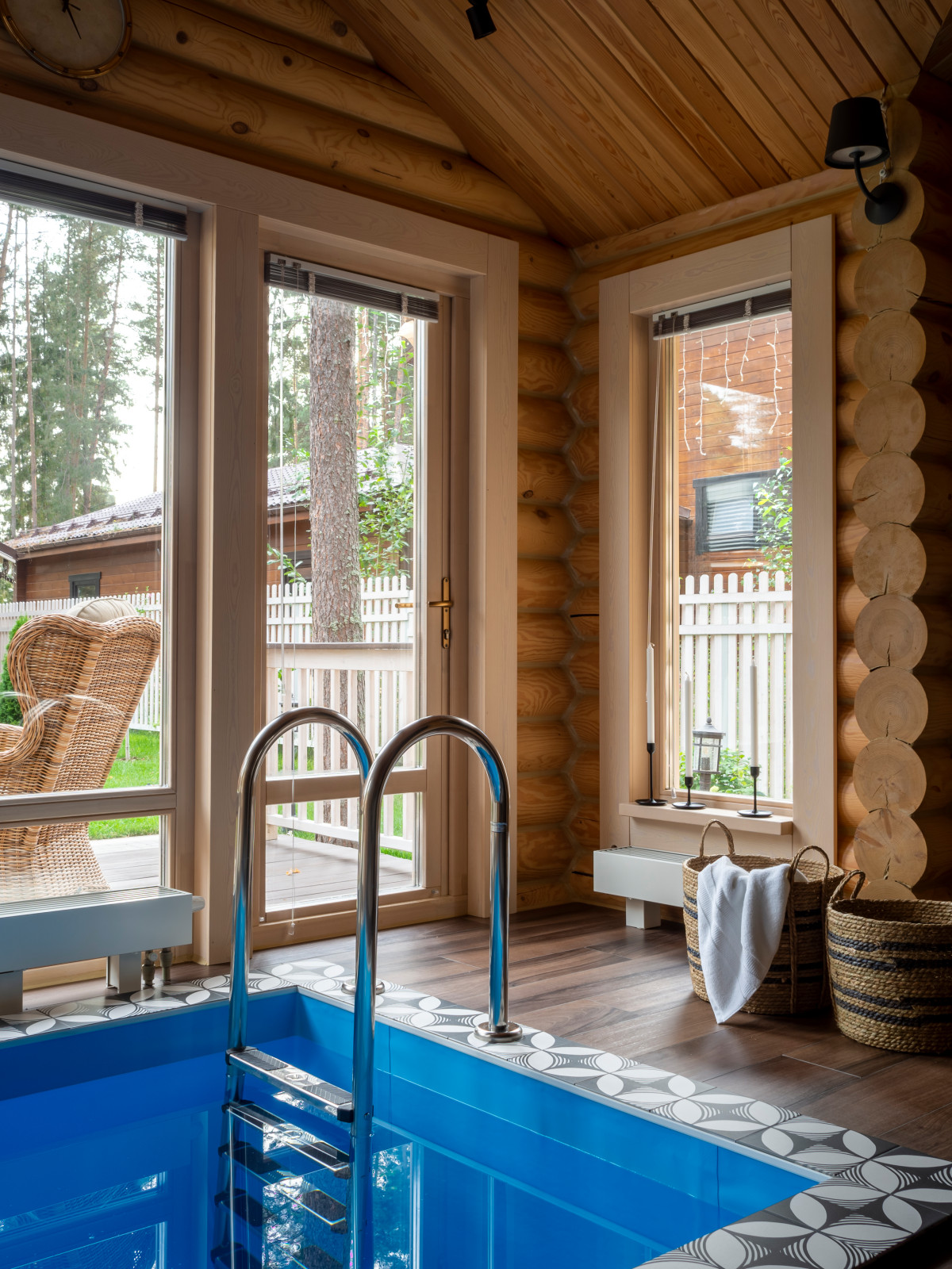 Банный домик с бассейном (фото)