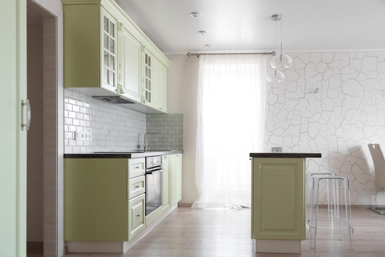 Маленькая кухня с островом