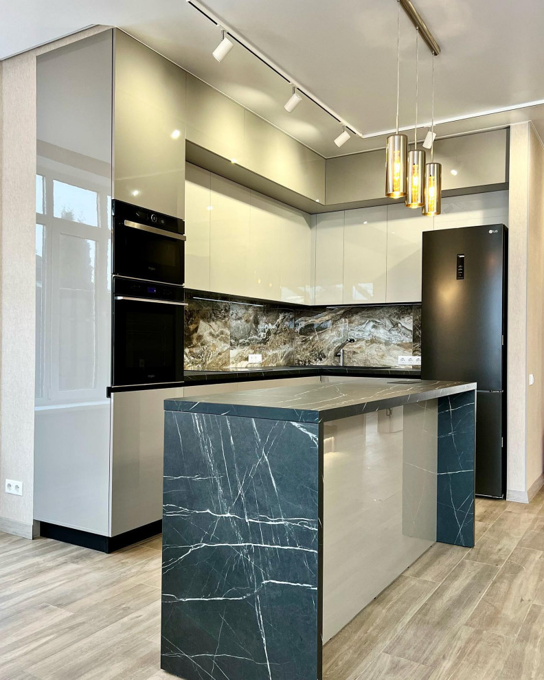 Красивая кухня с островом