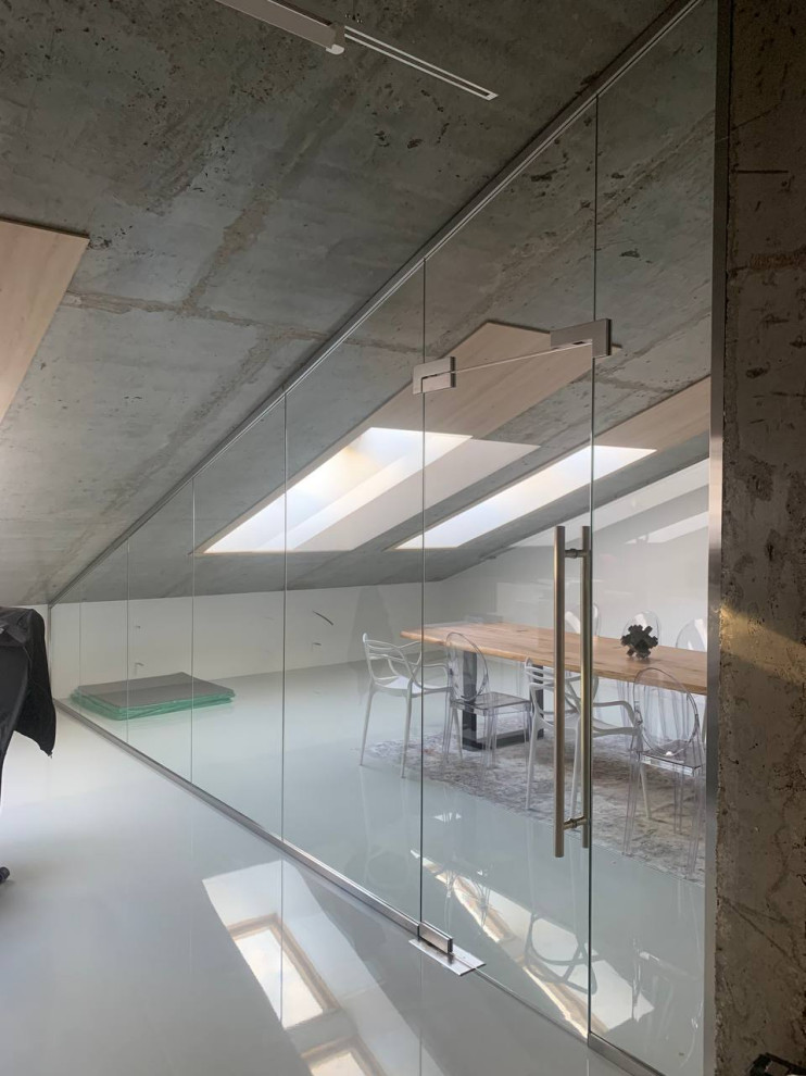 Обложка проекта: Стеклянная перегородка