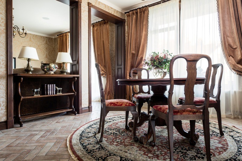 Дом с антиквариатом