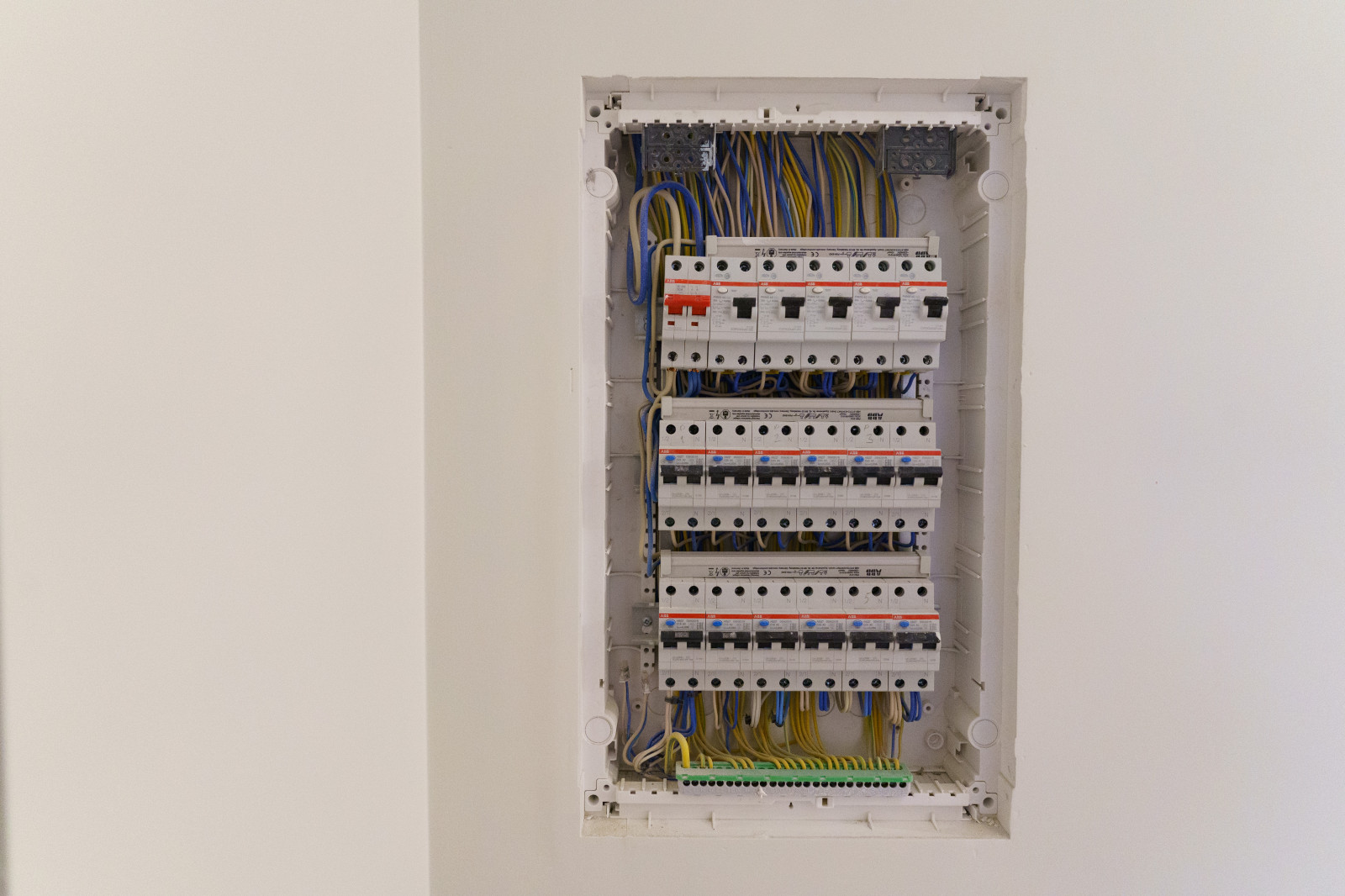 Отделка в светлых тонах Перово