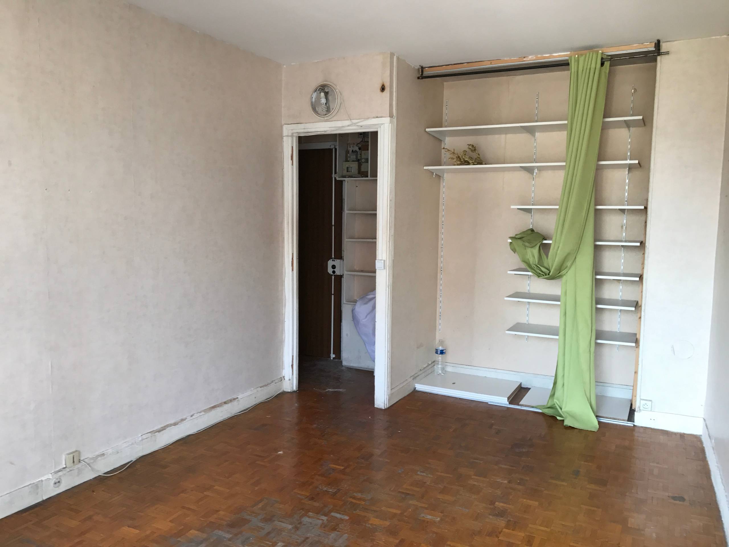 Houzz Франция: 3 проекта квартир-студий с выделенной спальней