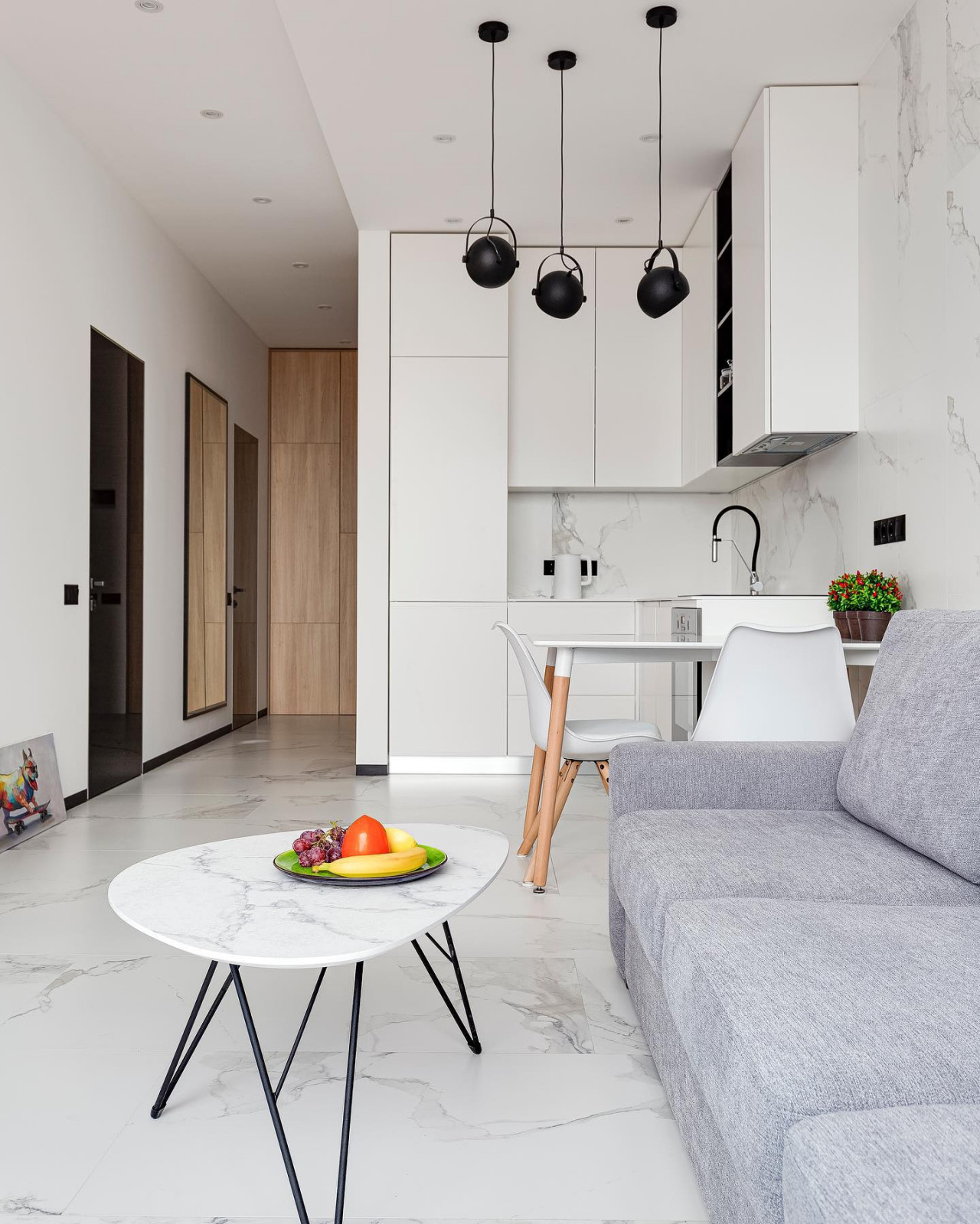 Белая кухня в студии