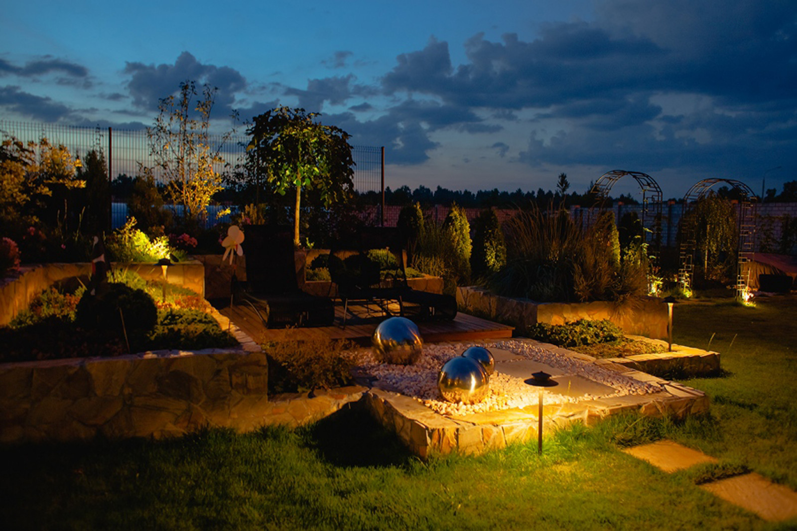 Ландшафтная подсветка