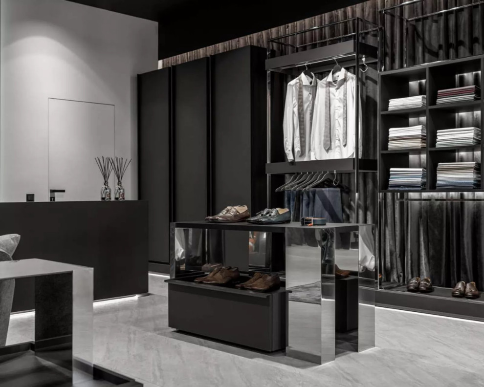 Магазин мужской одежды, обуви и аксессуаров галерея «Времена Года»