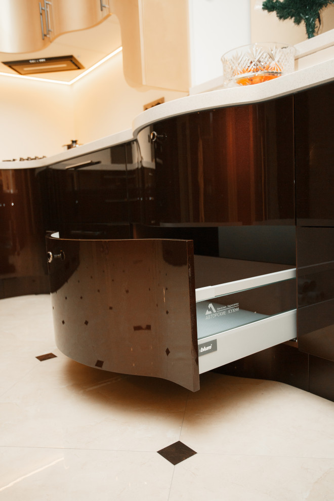 Радиусные фасады, супер-глянец