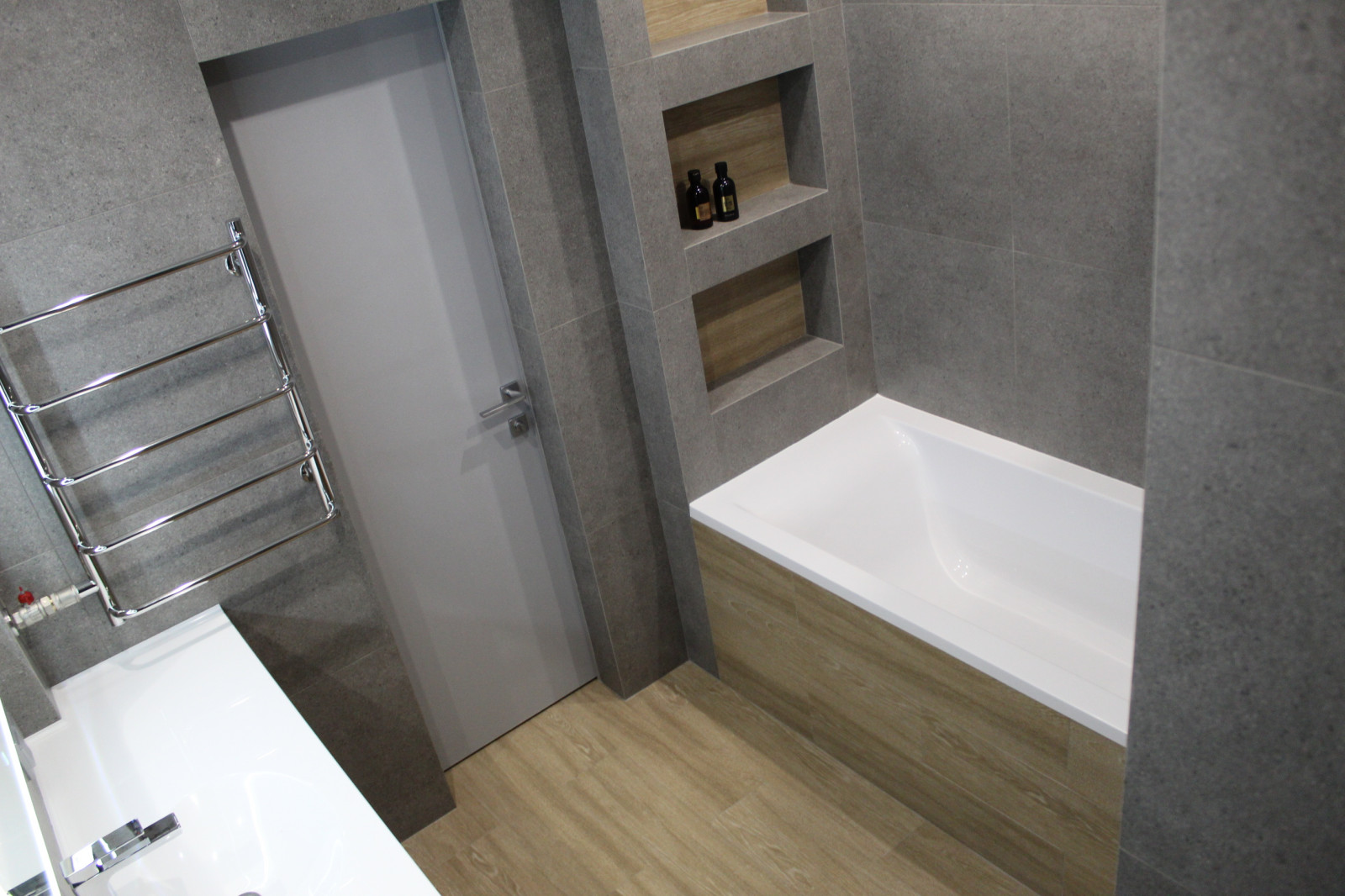 Четырехкомнатная в центре под ключ по дизайн-проекту