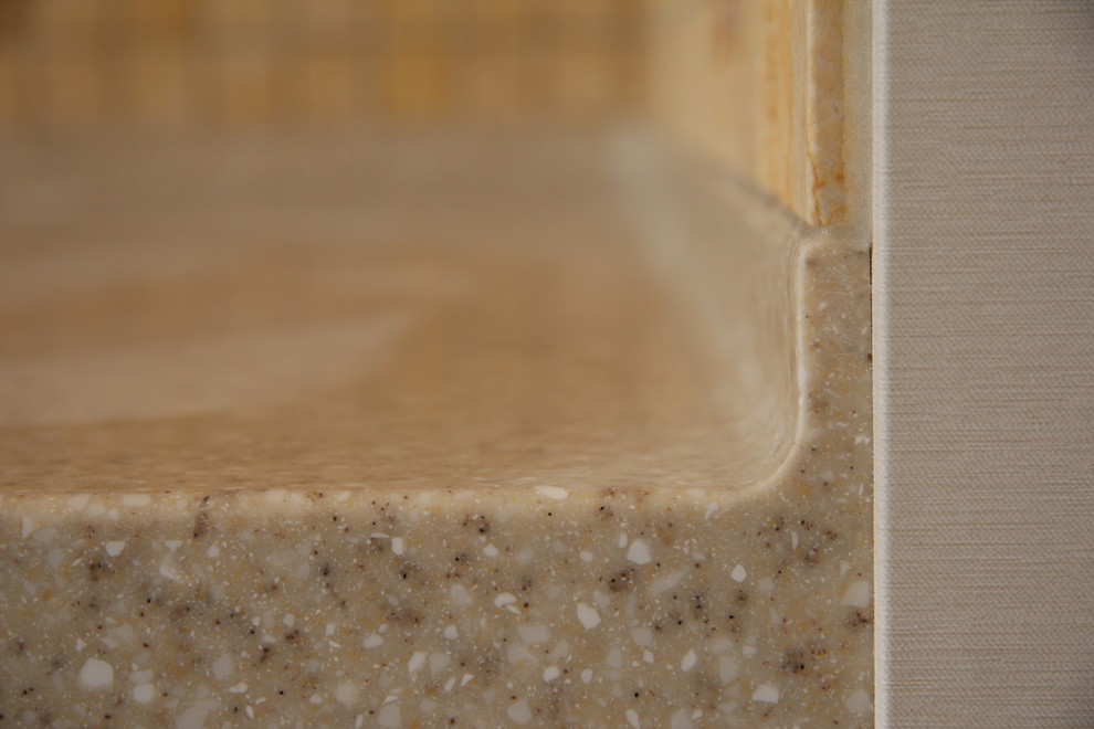 Кухня-гостиная в Самарской квартире. Столешница из искусственного камня Tristone