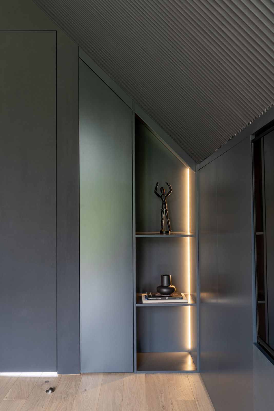 Обложка проекта: LEGEND в отделке Manhattan в TV проекте Переделка