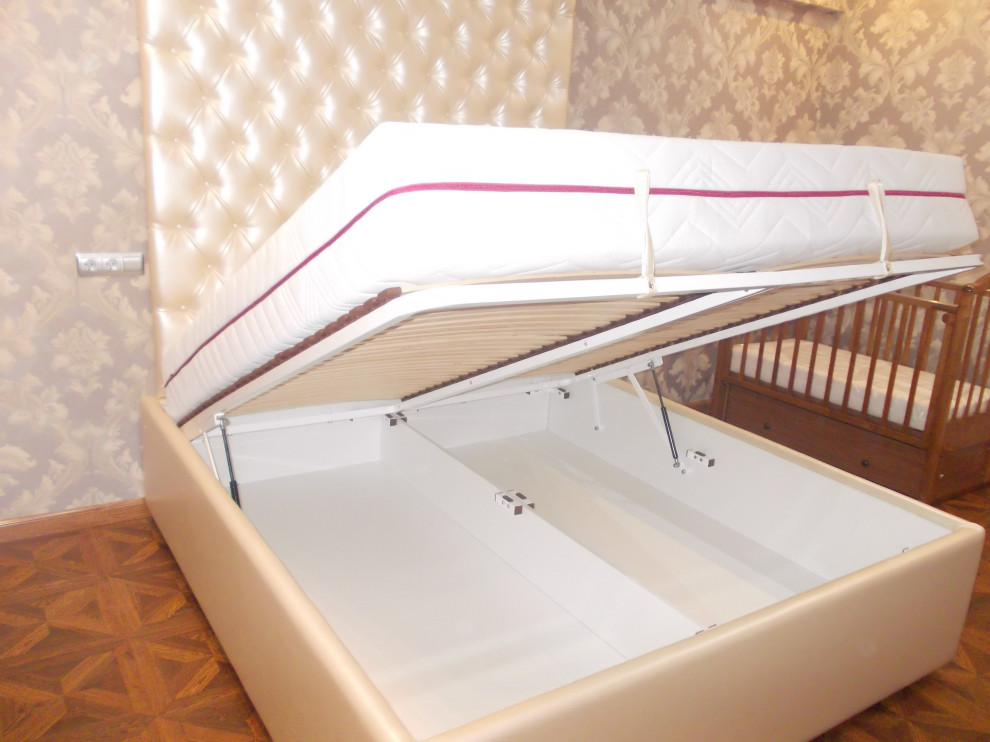 Кровати в каретной стяжке