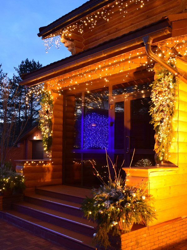 Новый год стучится в дверь