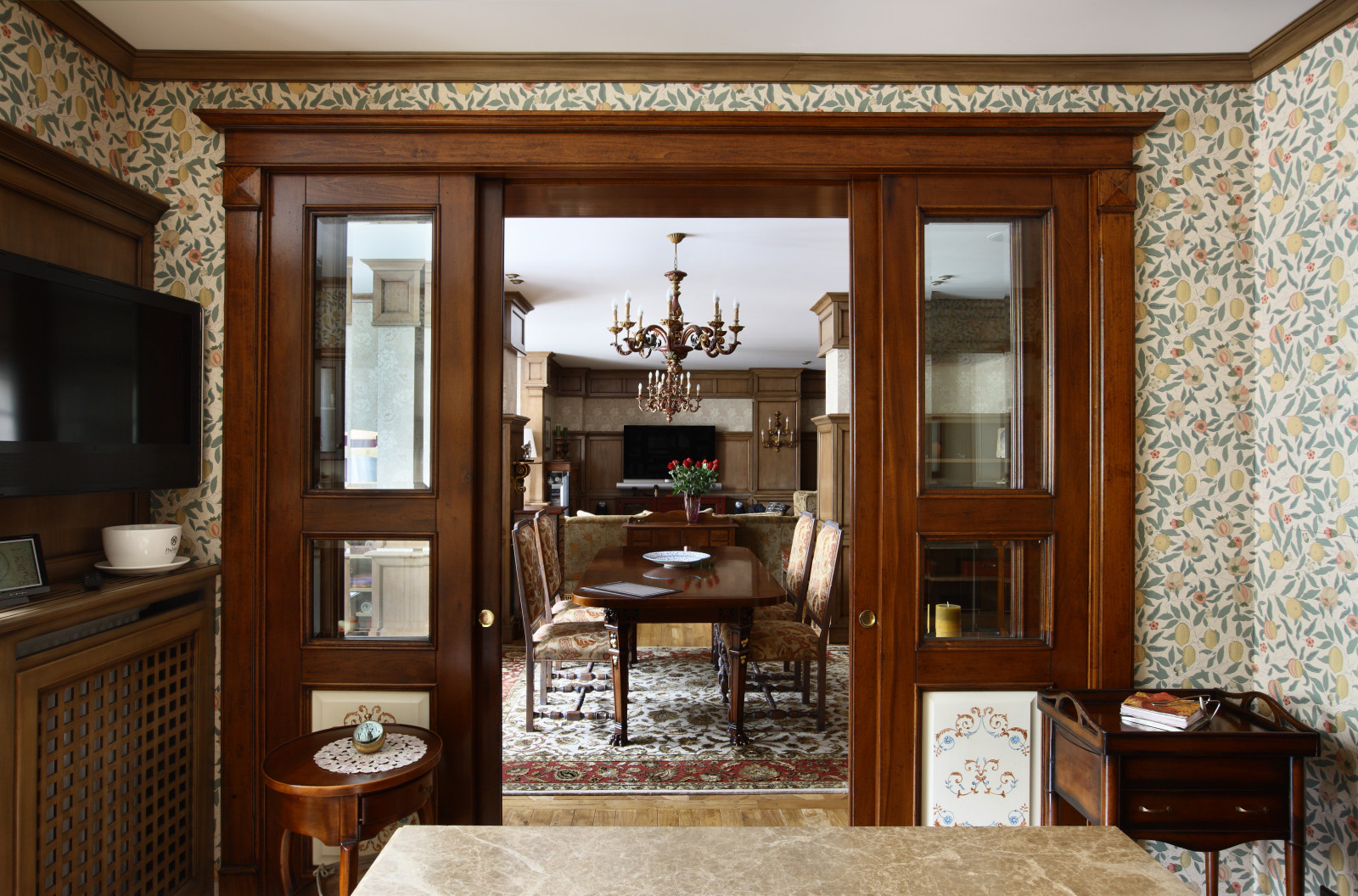 Вид на столовую из кухни