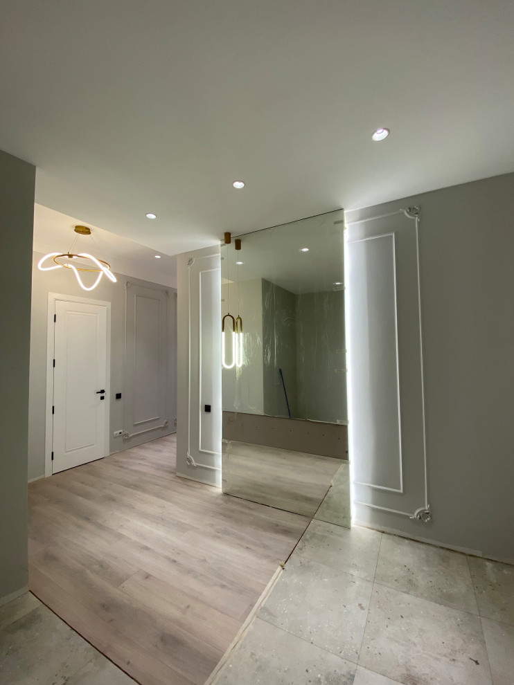 Зеркало в коридоре