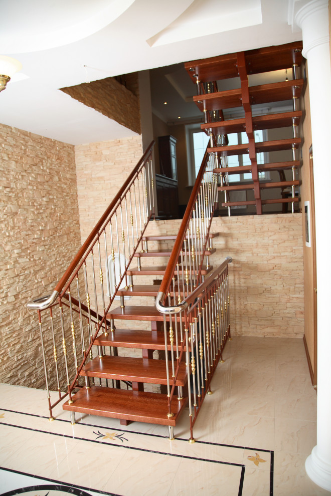 Больцевая лестница с латунным ограждением, фабрика Grande forge(Франция).