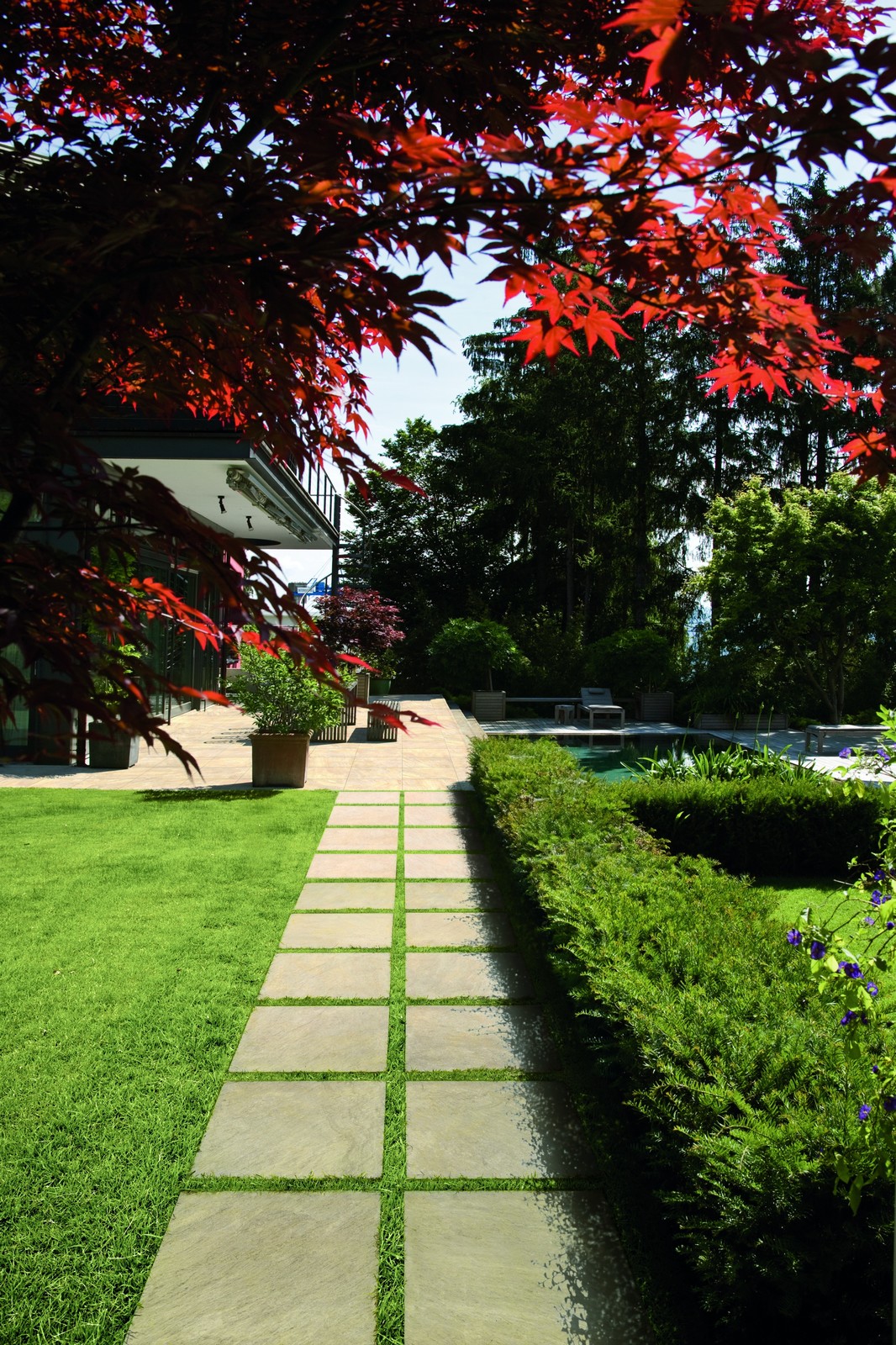 Утолщенный керамогранит для улицы