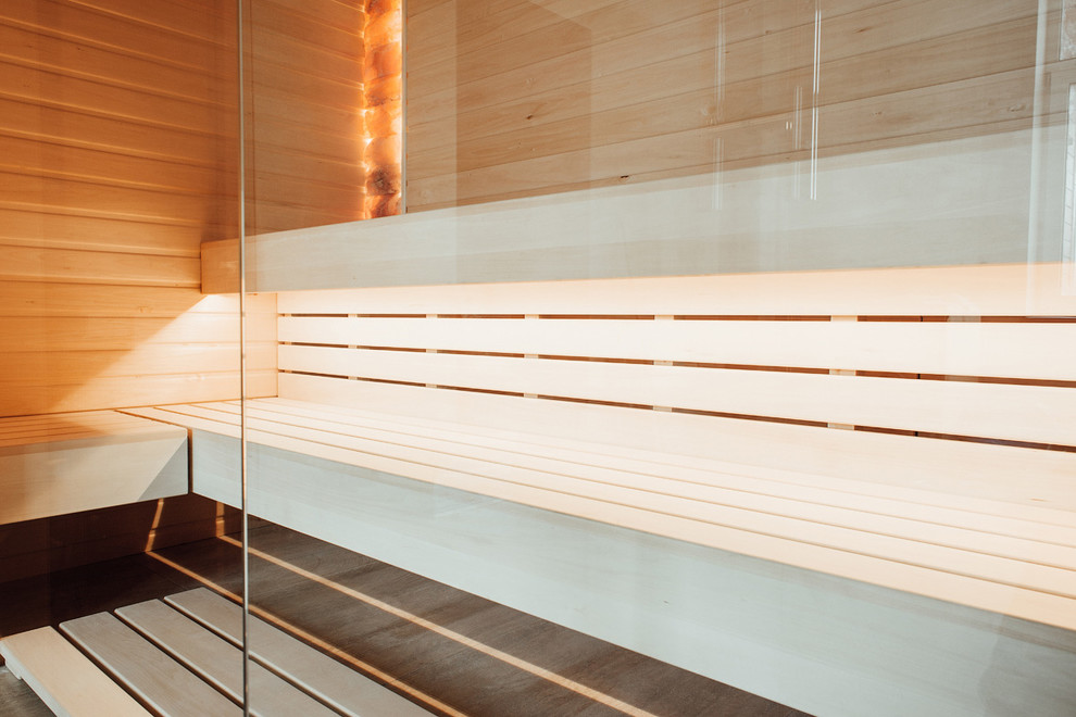 Светлые пологи из липы.