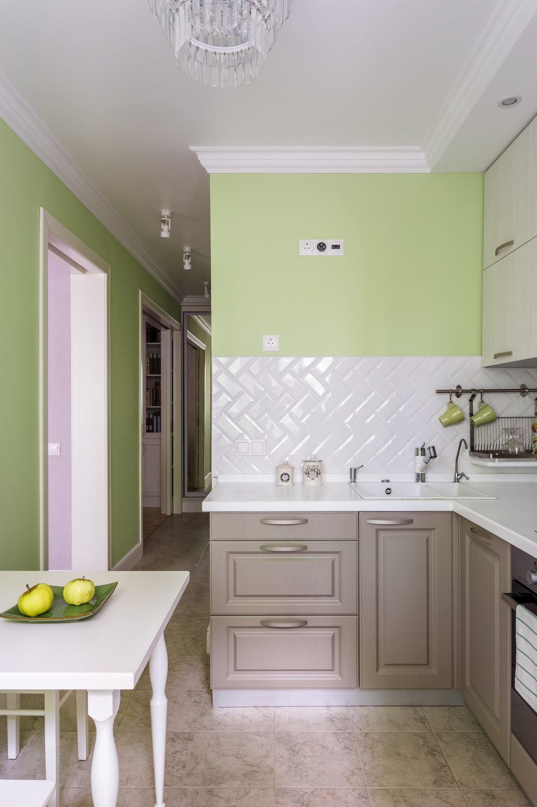 Двухкомнатная квартира в теплых тонах