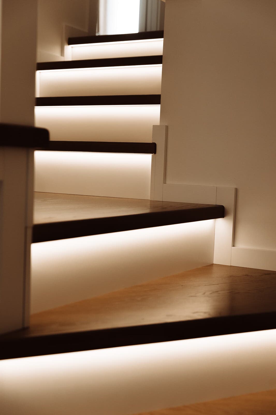 Проект 5 - Обшивка 3х этажей бетонной лестницы дубом