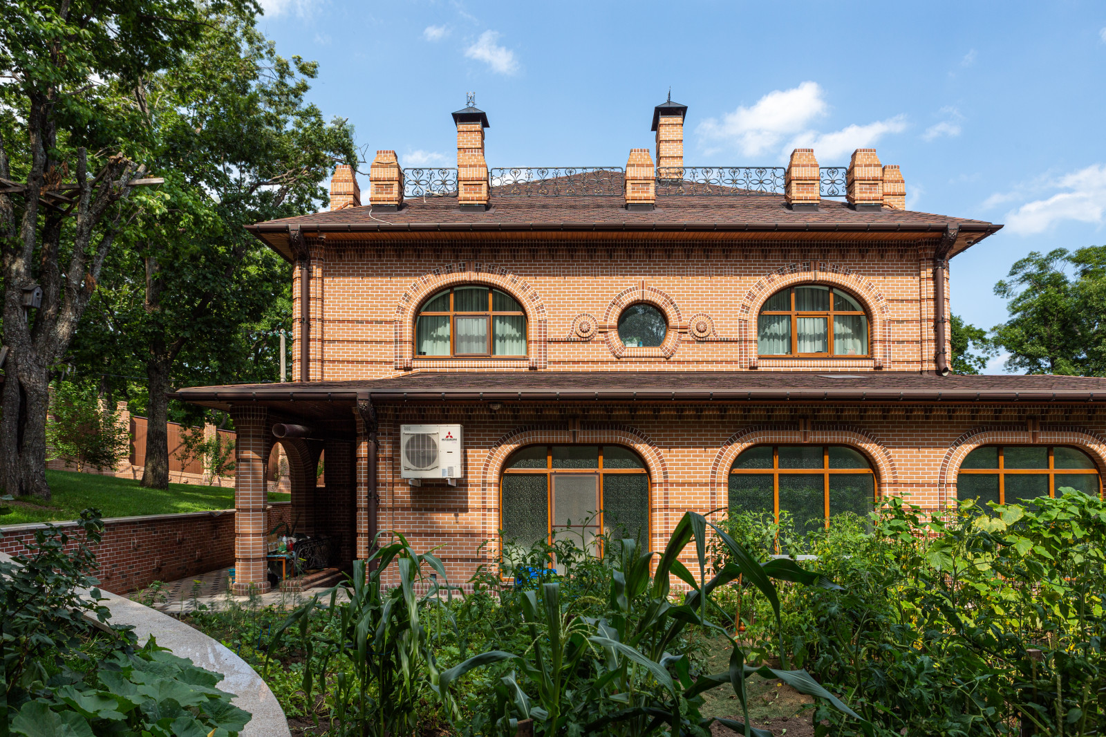 Загородный дом (усадьба) из кирпича