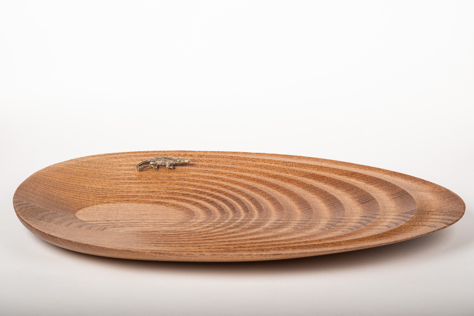 Обложка проекта: Декоративная деревянная посуда и предметы интерьера