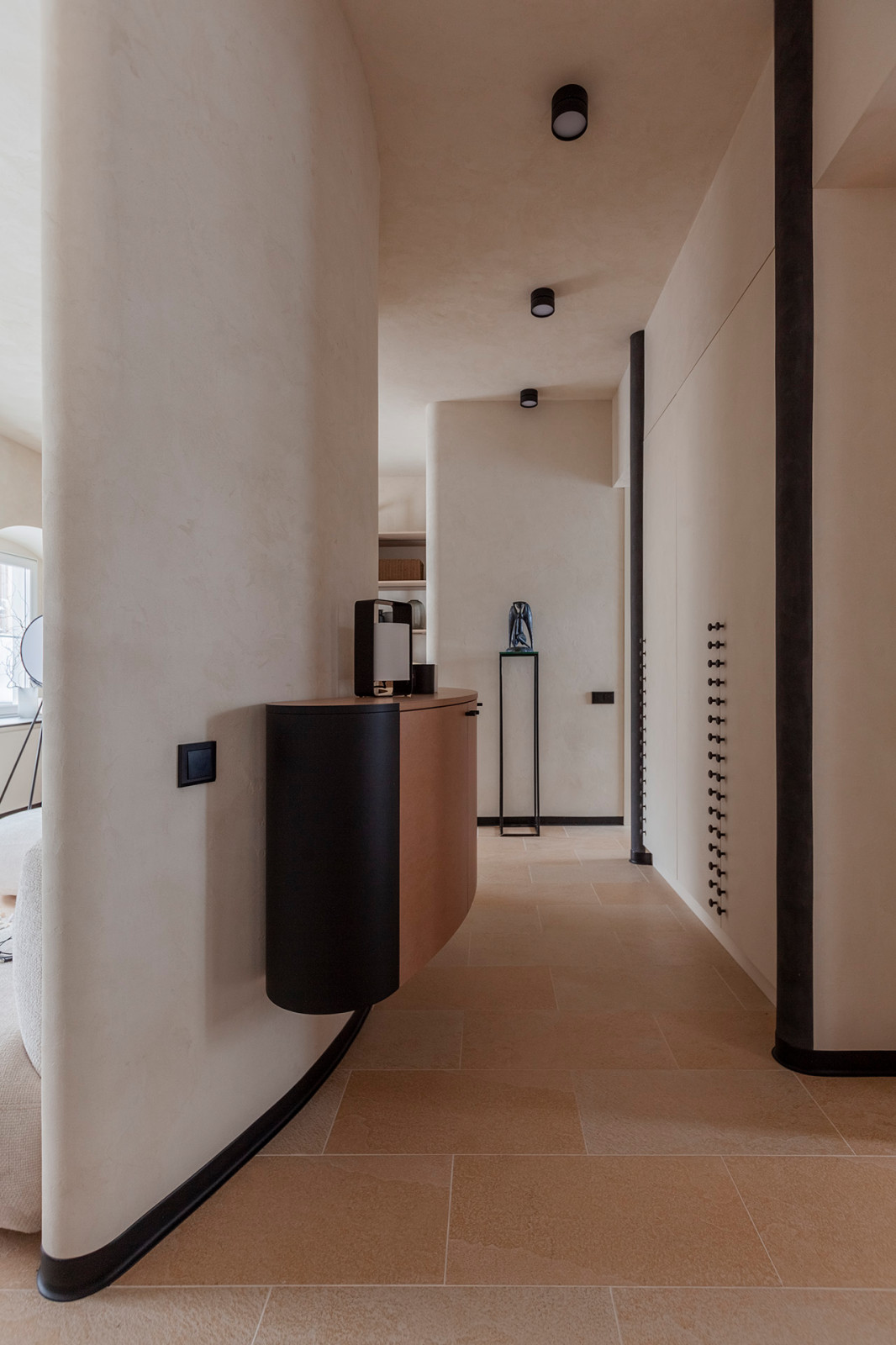 Добрая квартира - интерьер 49м² в доме XIX века