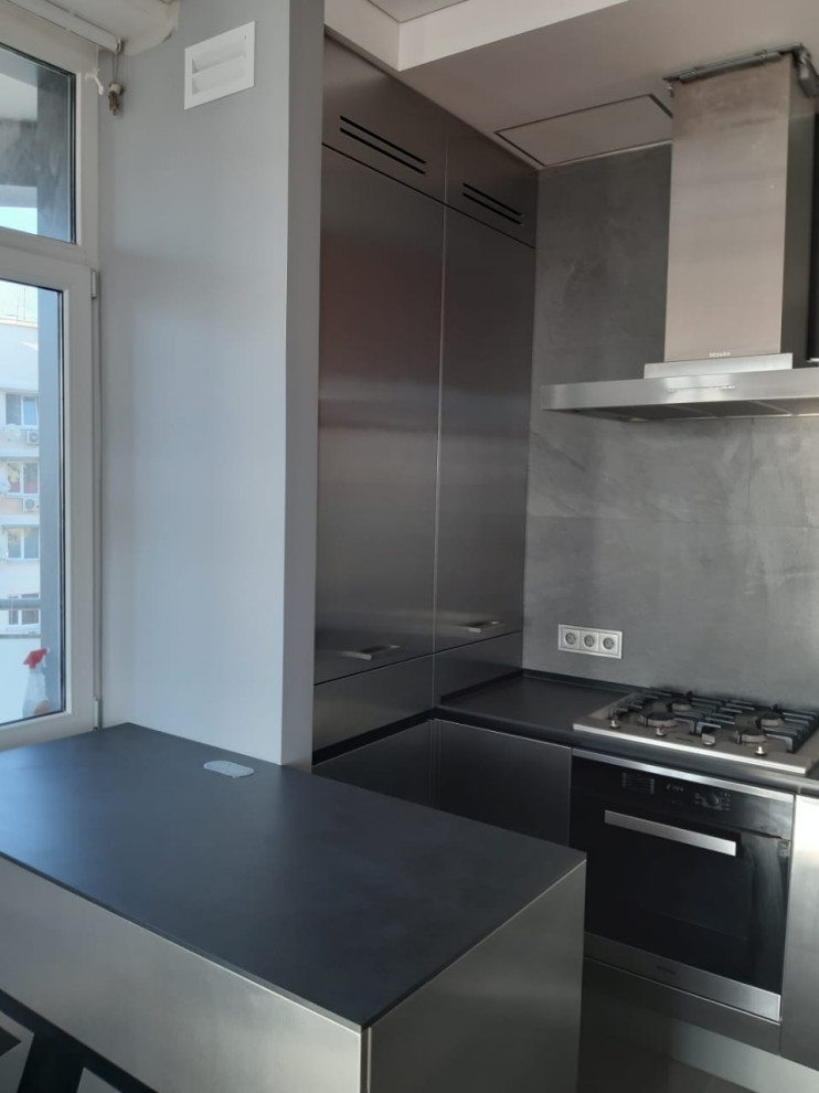 Стилизованный проект в стиле KTM (нержавеющая сталь, керамика, стекло)