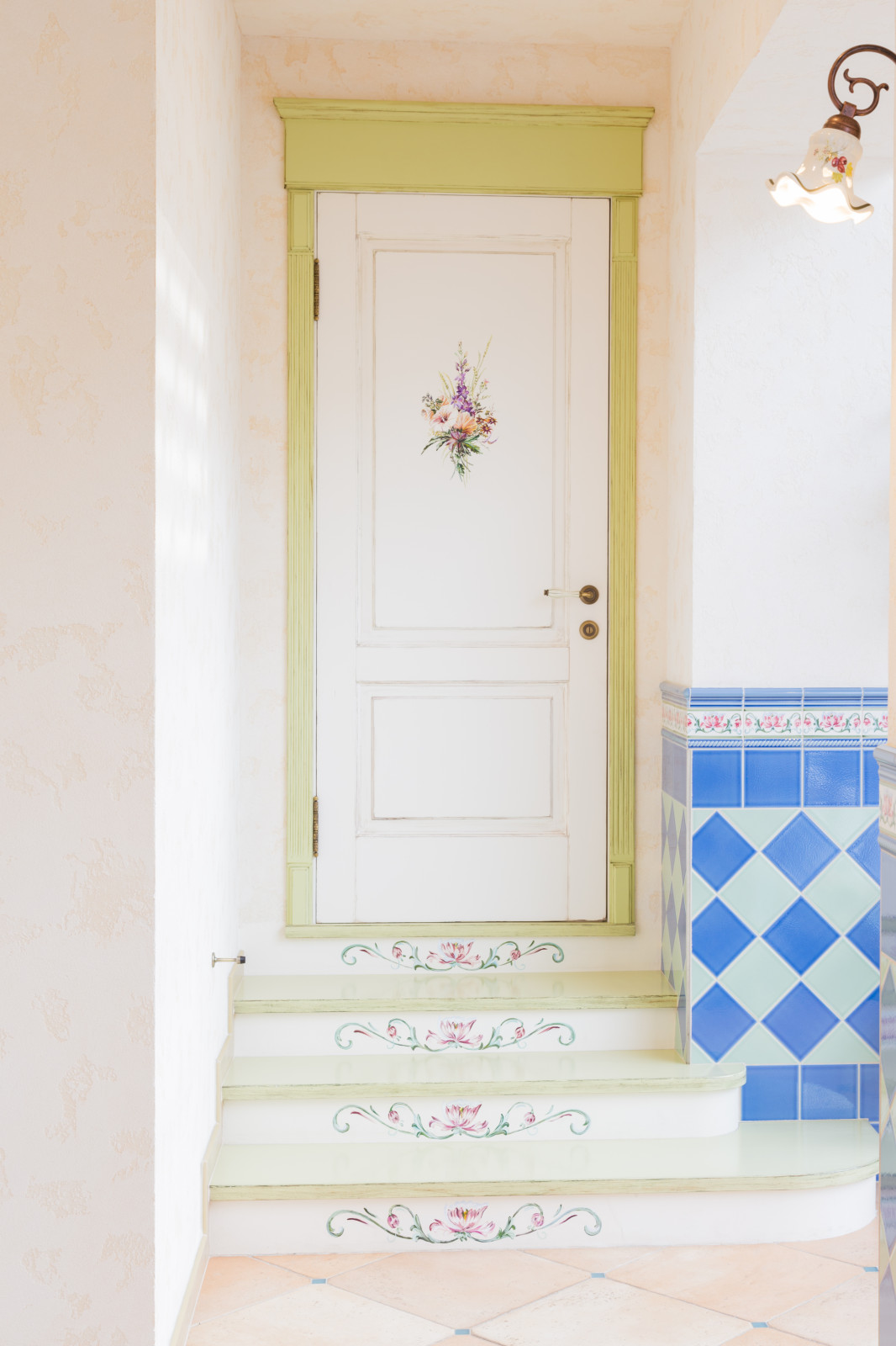 Интерьер гостевого дома в стиле Прованс. Интерьер бассейна (150 кв м)