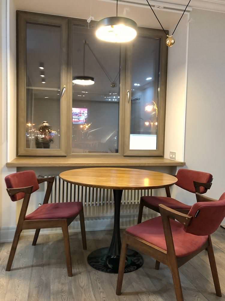 Обложка проекта: Стол тюльпан