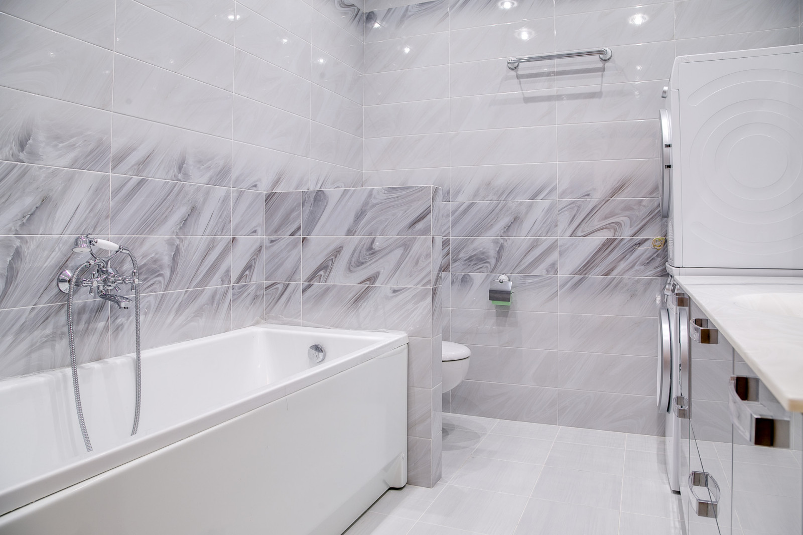 Свердловская набережная