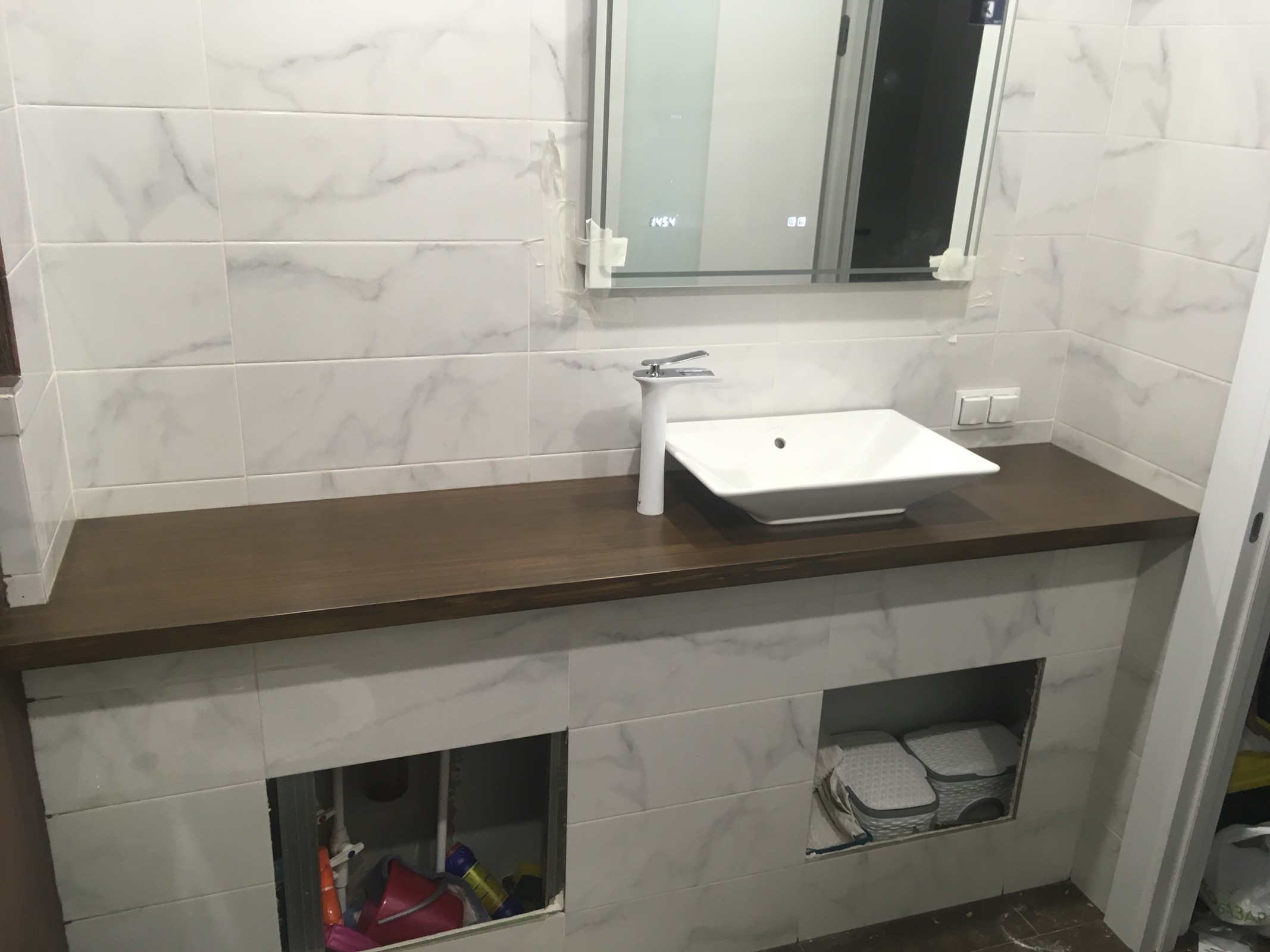 Обложка проекта: Столешница в ванную из дерева