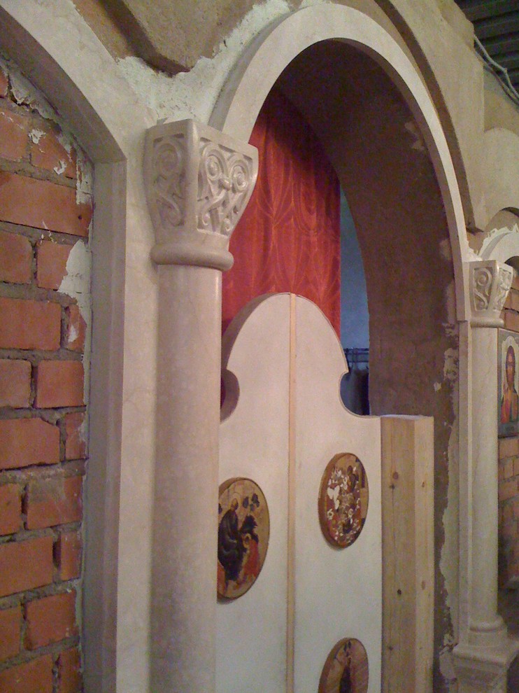 Иконостас в храме Пирогово.Московская область.