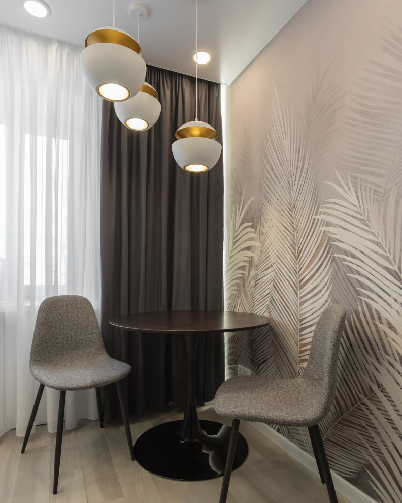 Обложка проекта: Стол и стулья под заказ