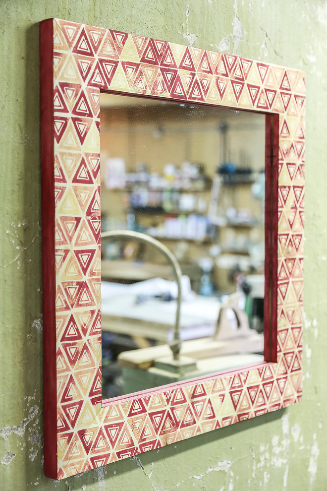 Портрет: Антон Коротков — кудесник зеркал и панно