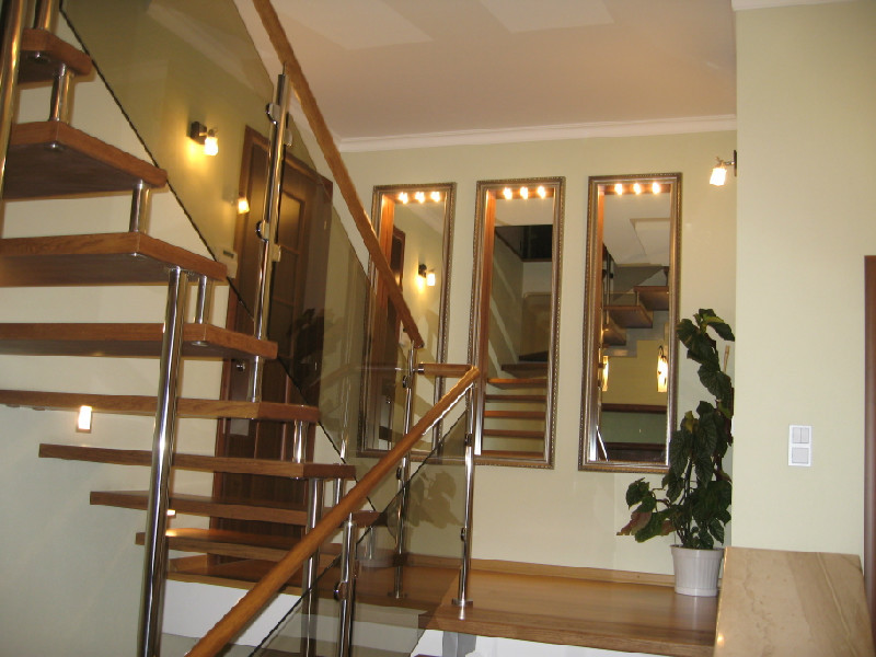 Обложка проекта: Гостиная и лестничный холл