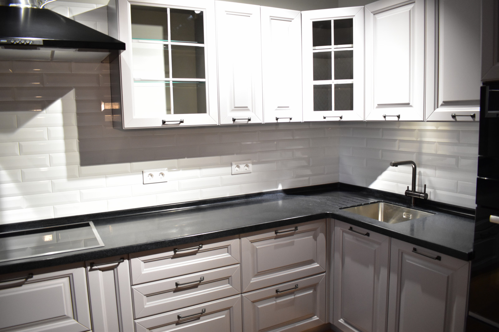 Кухня ЭКО массив бука с акриловой столешницей