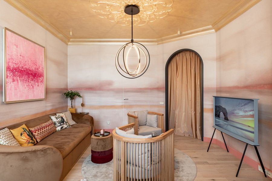 Гостиная для сестер-двойняшек