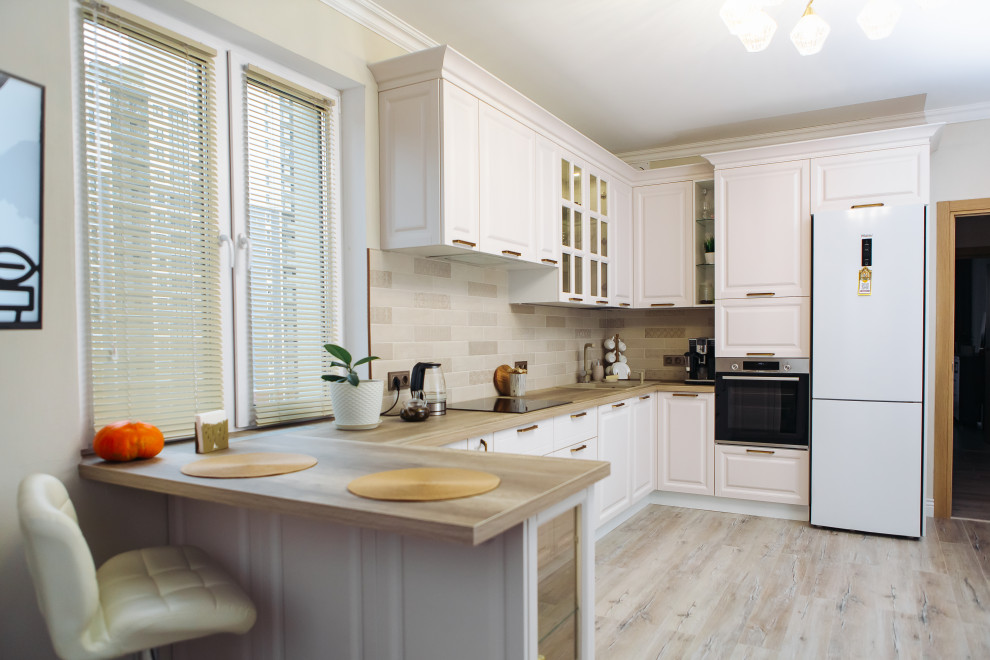 Светлая кухня-гостиная в ЖК Цивилизация