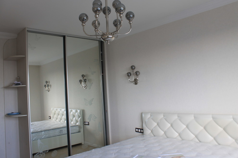 Квартира в стиле современной классики в фиолетовых тонах