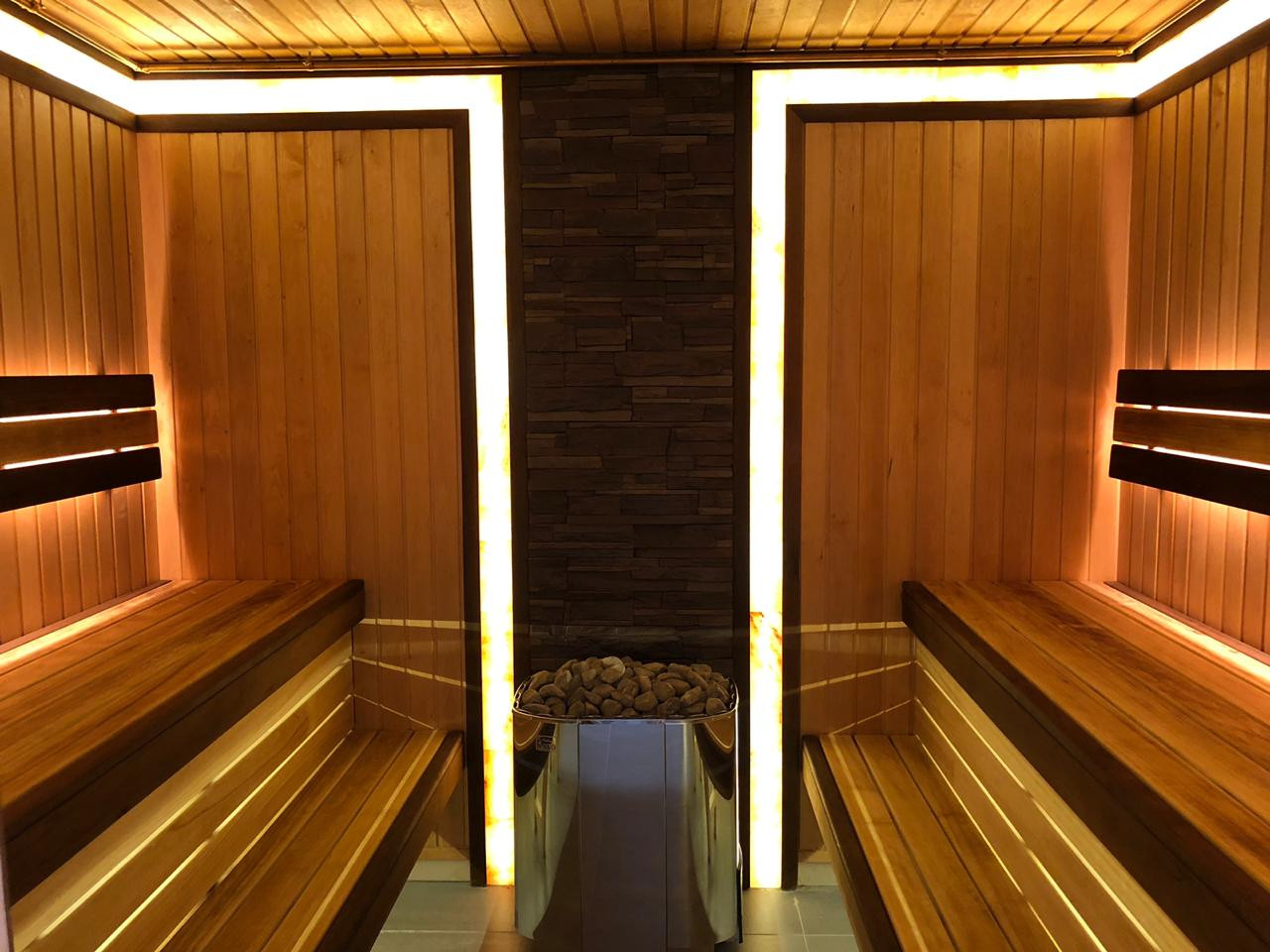 Интерьер сауны в комплексе "Аква-Лайф", парилка