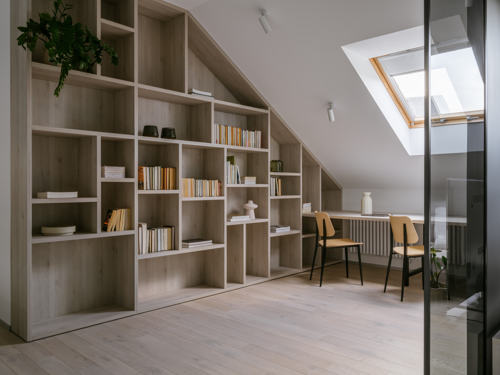 Дом с парящей лестницей